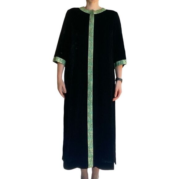 VTG 1960s B. Cohen Lord & Taylor Black Velvet Kaftan Gold Green Trim Hostess Gow - Picture 1 of 12